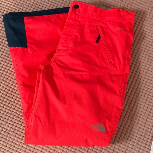 NWT The North Face Girls Bright Fluorescent Coral and Gray Size XL 18 - Picture 1 of 7